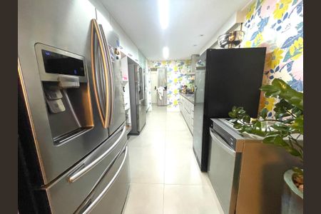 Apartamento à venda com 230m², 5 quartos e 4 vagasCozinha