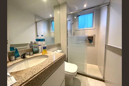 Apartamento à venda com 230m², 5 quartos e 4 vagasBanheiro da Suíte 3