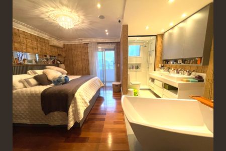 Apartamento à venda com 230m², 5 quartos e 4 vagasSuíte 1