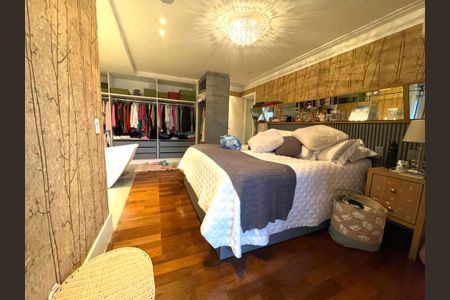 Apartamento à venda com 230m², 5 quartos e 4 vagasSuíte 1