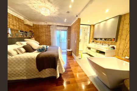 Apartamento à venda com 230m², 5 quartos e 4 vagasSuíte 1