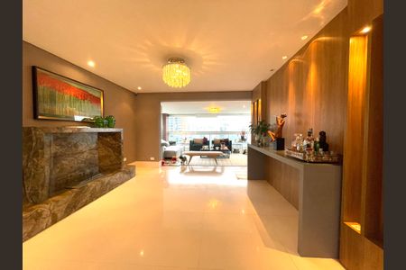 Apartamento à venda com 230m², 5 quartos e 4 vagasSala