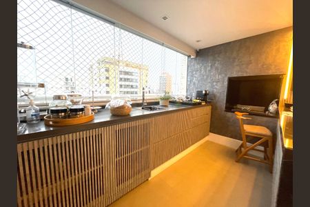 Apartamento à venda com 230m², 5 quartos e 4 vagasCozinha