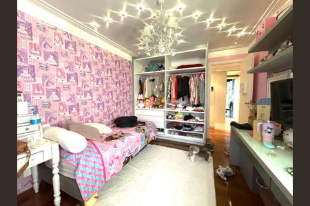 Apartamento à venda com 230m², 5 quartos e 4 vagasSuíte 2