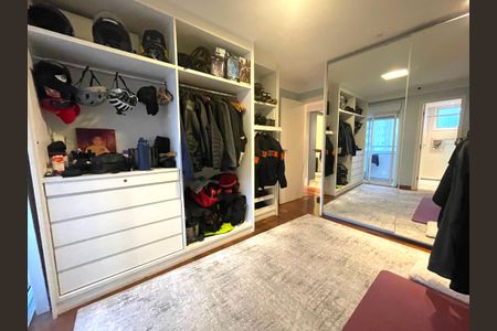 Apartamento à venda com 230m², 5 quartos e 4 vagasSuíte 3