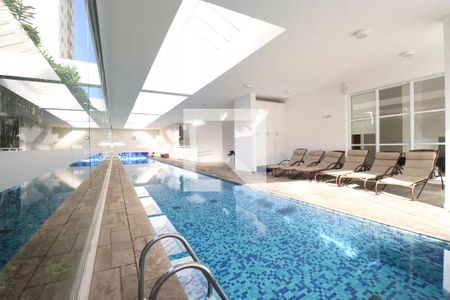 Apartamento à venda com 230m², 5 quartos e 4 vagasÁrea comum - Piscina