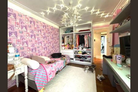 Apartamento à venda com 230m², 5 quartos e 4 vagasSuíte 2