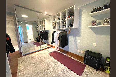 Apartamento à venda com 230m², 5 quartos e 4 vagasSuíte 3