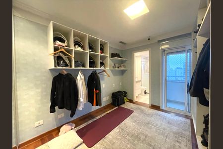 Apartamento à venda com 230m², 5 quartos e 4 vagasSuíte 3