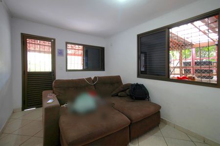 Casa à venda com 164m², 3 quartos e 8 vagasSala