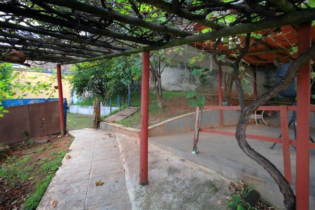 Casa à venda com 164m², 3 quartos e 8 vagasQuintal