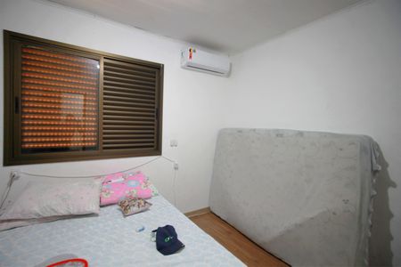 Casa à venda com 164m², 3 quartos e 8 vagasQuarto 2