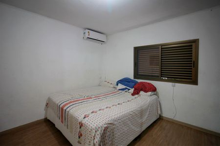 Casa à venda com 164m², 3 quartos e 8 vagasQuarto 1