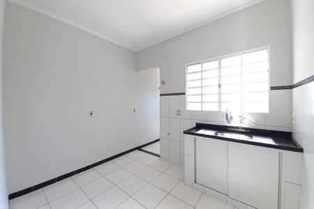 Casa para alugar com 75m², 2 quartos e 2 vagasCozinha