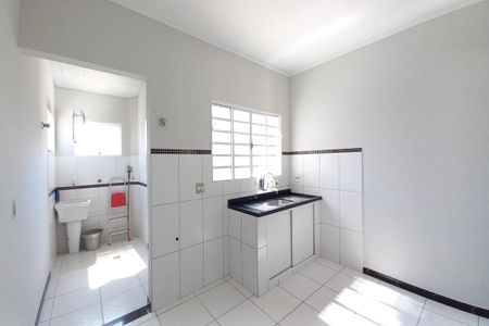 Casa para alugar com 75m², 2 quartos e 2 vagasCozinha