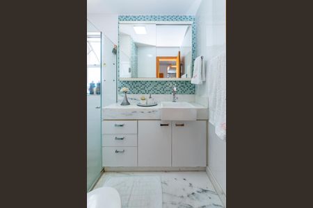 Apartamento à venda com 98m², 3 quartos e 2 vagasBanheiro da Suíte