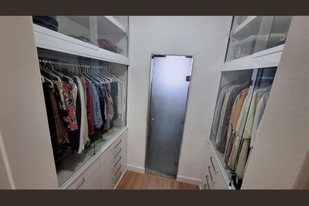 Casa de condomínio à venda com 192m², 3 quartos e 1 vagaCloset