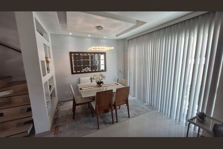 Casa de condomínio à venda com 192m², 3 quartos e 1 vagaSala