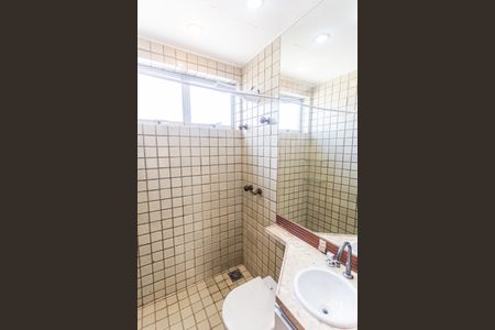 Apartamento à venda com 180m², 3 quartos e 8 vagasBanheiro Social