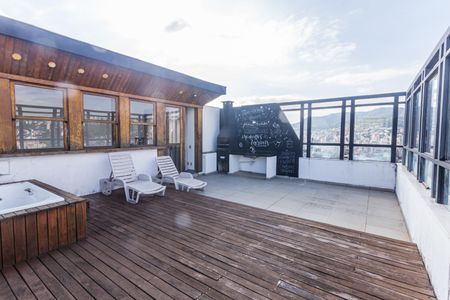 Apartamento à venda com 180m², 3 quartos e 8 vagasCobertura