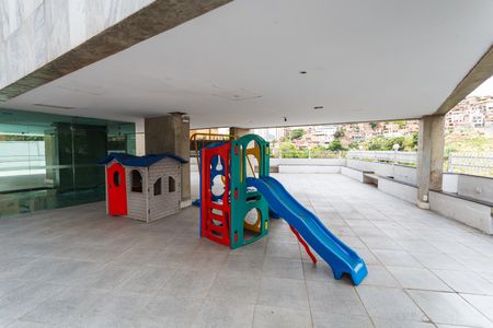 Apartamento à venda com 180m², 3 quartos e 8 vagasPlayground