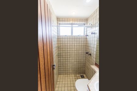 Apartamento à venda com 180m², 3 quartos e 8 vagasBanheiro Social