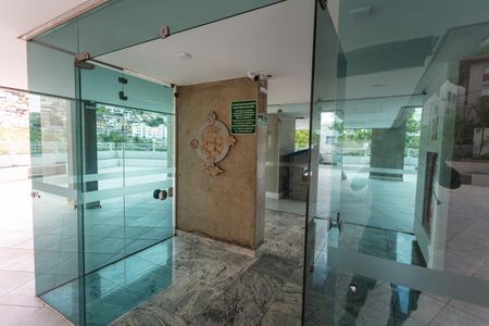 Apartamento à venda com 180m², 3 quartos e 8 vagasHall de Entrada