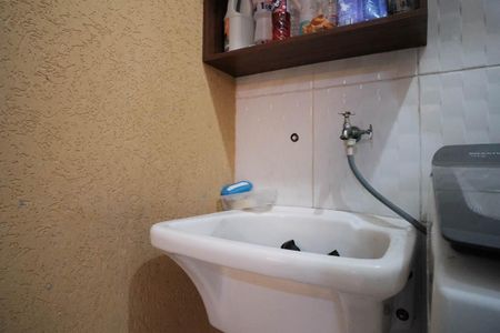 Casa de condomínio para alugar com 57m², 2 quartos e 1 vagaÁrea de Serviço