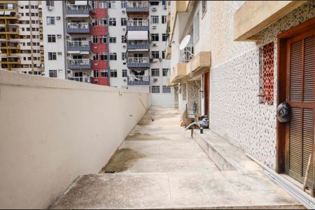 Apartamento para alugar com 65m², 2 quartos e 1 vaga Apartamento para alugar com 65m², 2 quartos e 1 vagaÁrea comum - Playground
