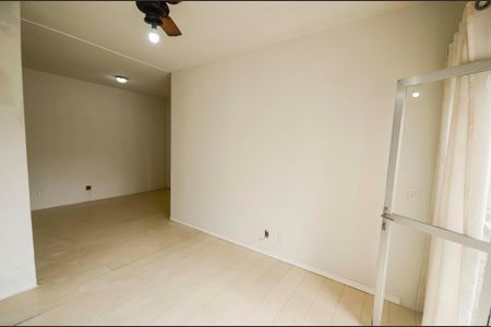 Apartamento para alugar com 65m², 2 quartos e 1 vaga Apartamento para alugar com 65m², 2 quartos e 1 vagaSala