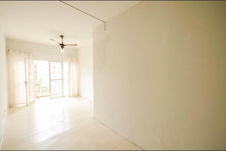 Apartamento para alugar com 65m², 2 quartos e 1 vaga Apartamento para alugar com 65m², 2 quartos e 1 vagaSala