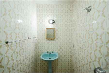 Apartamento para alugar com 65m², 2 quartos e 1 vaga Apartamento para alugar com 65m², 2 quartos e 1 vagaBanheiro da Suíte