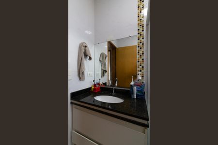 Casa à venda com 134m², 3 quartos e 4 vagasBanheiro Social