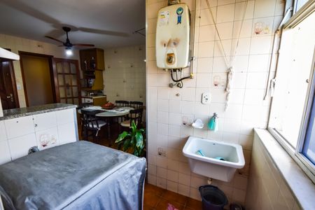 Apartamento à venda com 92m², 3 quartos e 1 vagaÁrea de Serviço