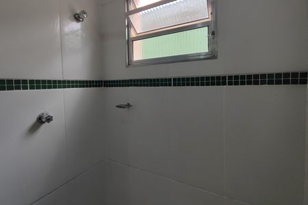 Casa para alugar com 90m², 2 quartos e 1 vaga Casa para alugar com 90m², 2 quartos e 1 vagaBanheiro Social