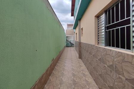 Casa para alugar com 90m², 2 quartos e 1 vaga Casa para alugar com 90m², 2 quartos e 1 vagaCorredor - Quintal