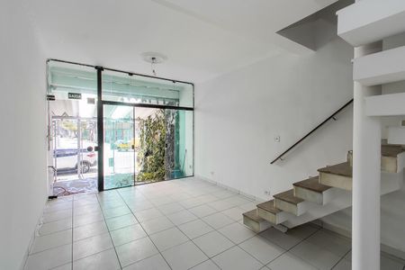 Casa à venda com 230m², 5 quartos e 1 vagaSala