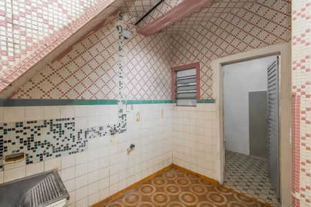 Casa à venda com 230m², 5 quartos e 1 vagaÁrea de Serviço