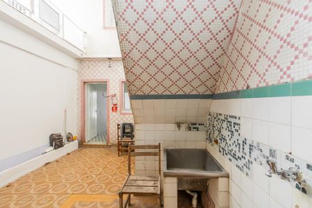 Casa à venda com 230m², 5 quartos e 1 vagaÁrea de Serviço