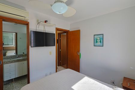 Apartamento à venda com 167m², 4 quartos e 3 vagasQuarto 3 - Suíte