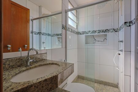 Apartamento à venda com 167m², 4 quartos e 3 vagasBanheiro 2