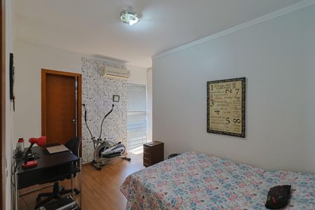 Apartamento à venda com 167m², 4 quartos e 3 vagasQuarto 4