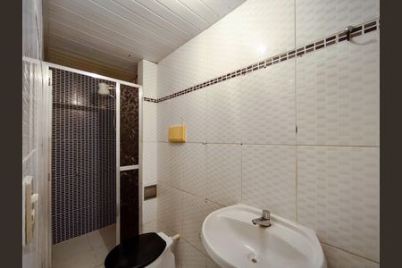 Casa para alugar com 75m², 2 quartos e 1 vaga Casa para alugar com 75m², 2 quartos e 1 vagaBanheiro