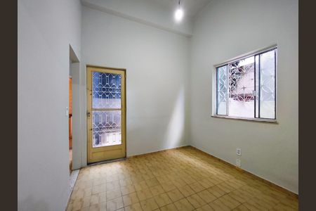 Casa para alugar com 75m², 2 quartos e 1 vaga Casa para alugar com 75m², 2 quartos e 1 vagaSala
