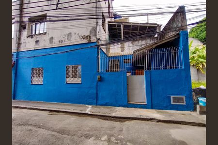 Casa para alugar com 75m², 2 quartos e 1 vaga Casa para alugar com 75m², 2 quartos e 1 vagaFachada