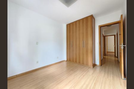 Apartamento à venda com 157m², 4 quartos e 2 vagasQuarto 3