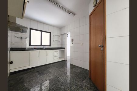 Apartamento à venda com 157m², 4 quartos e 2 vagasCozinha