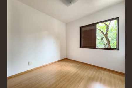 Apartamento à venda com 157m², 4 quartos e 2 vagasQuarto 2