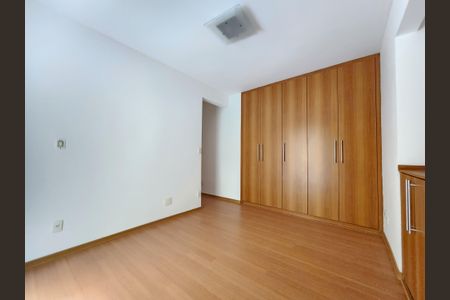 Apartamento à venda com 157m², 4 quartos e 2 vagas Suíte