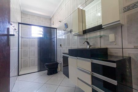 Casa à venda com 373m², 3 quartos e 8 vagas Casa à venda com 373m², 3 quartos e 8 vagasBanheiro 1